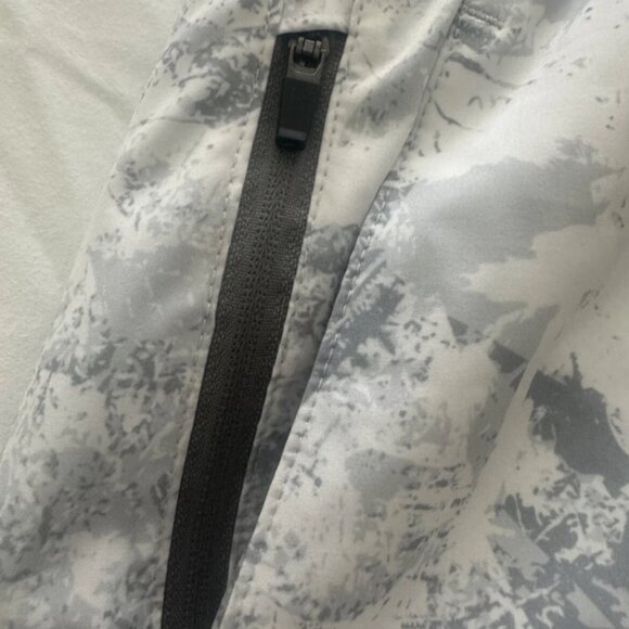 RB3 Mens Active Shorts L White Camo Running Pockets Performance Drawstring - Picture 4 of 11